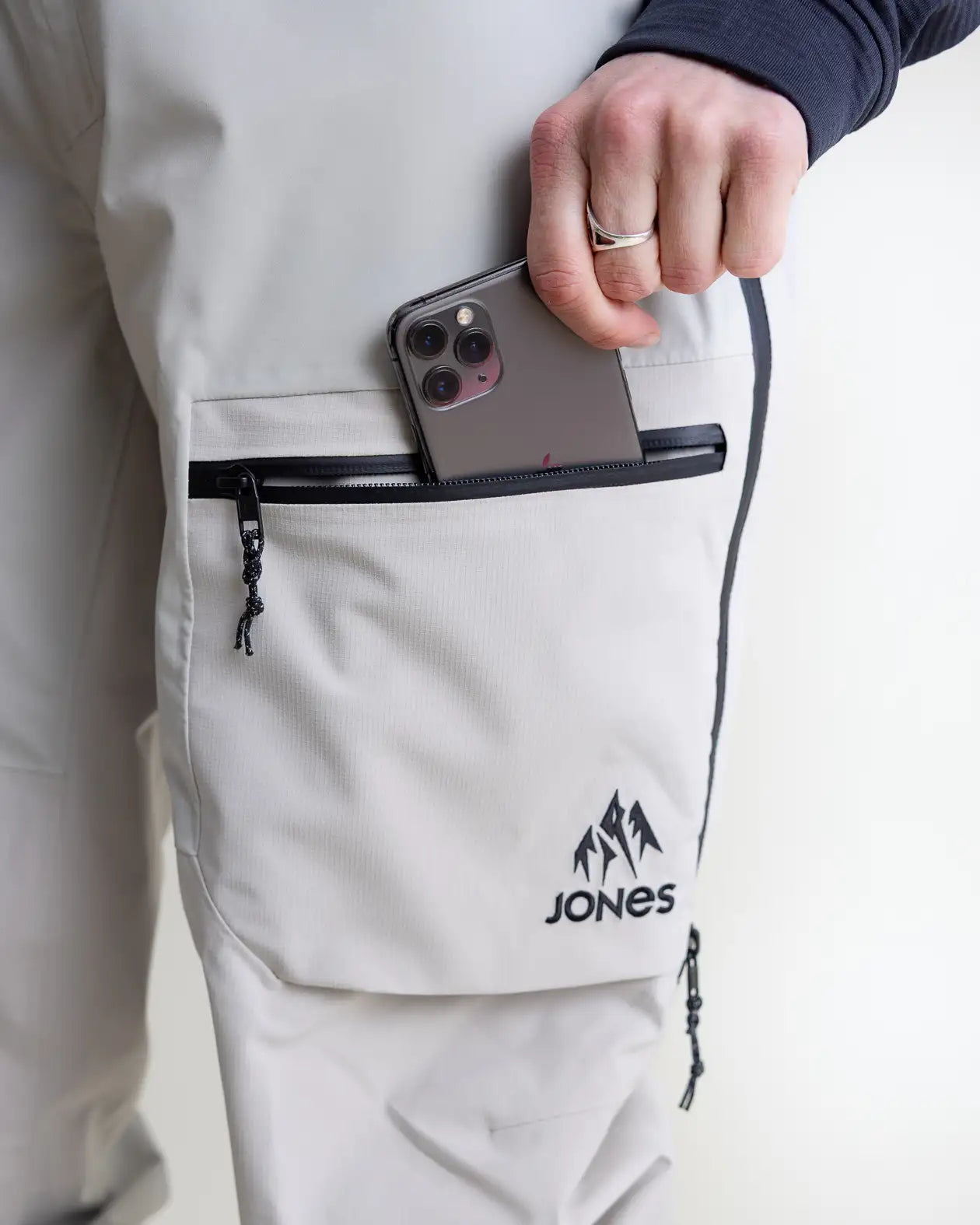 Jones MTN Surf Recycled snowboardbukse dame Peak Camo