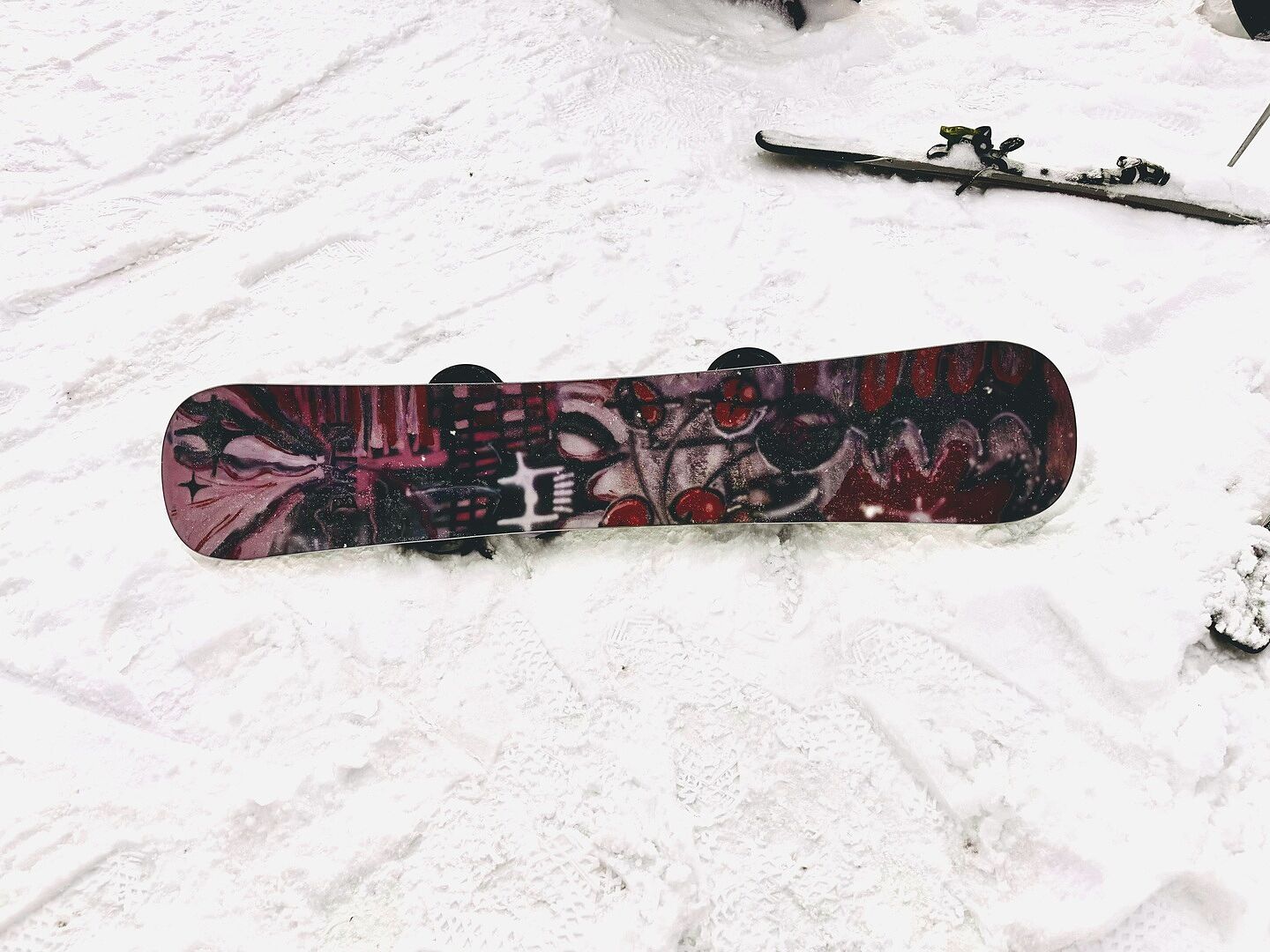 Burton Blossom Camber snowboard Dragon 155 true twin