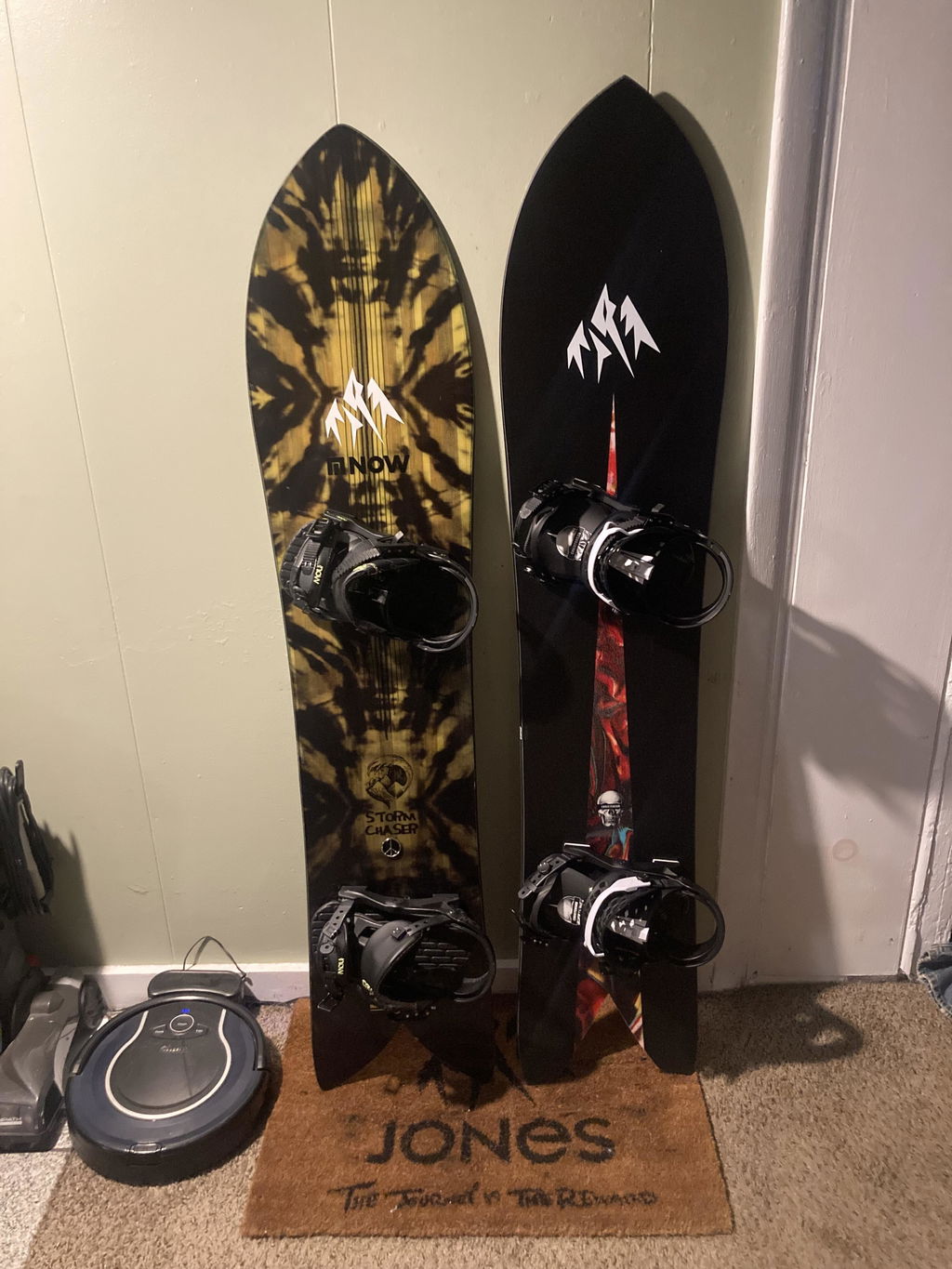 Jones Storm Chaser snowboard pudder fish
