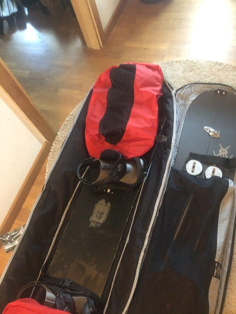 Jones Mini Mind Expander snowboard barn 138 pudder