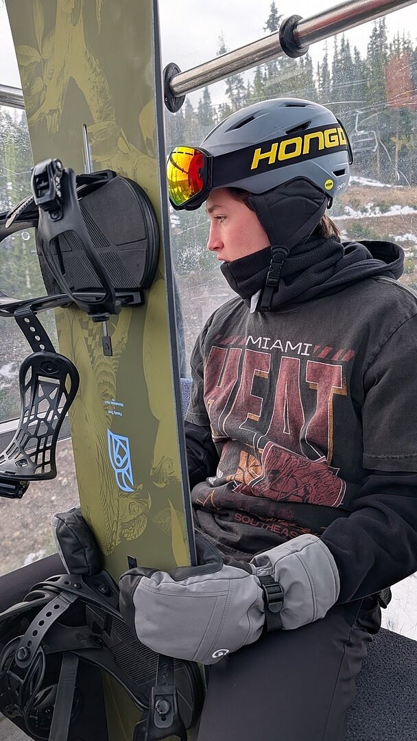 Burton Family Tree Hometown Hero Camber snowboard 156 flyt