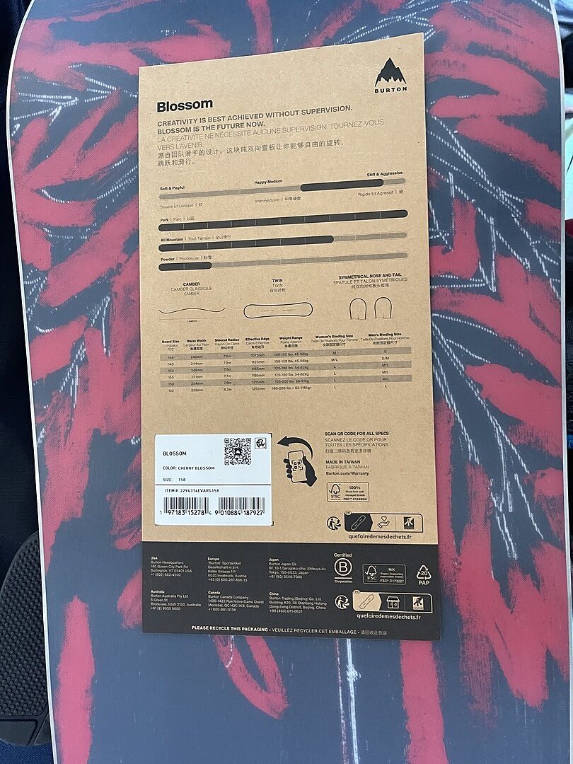 Burton Blossom Camber snowboard Dragon 155 true twin
