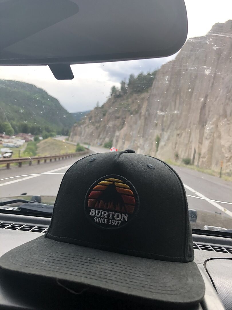 Burton Underhill Hat caps Summit Taupe brodert solnedgang