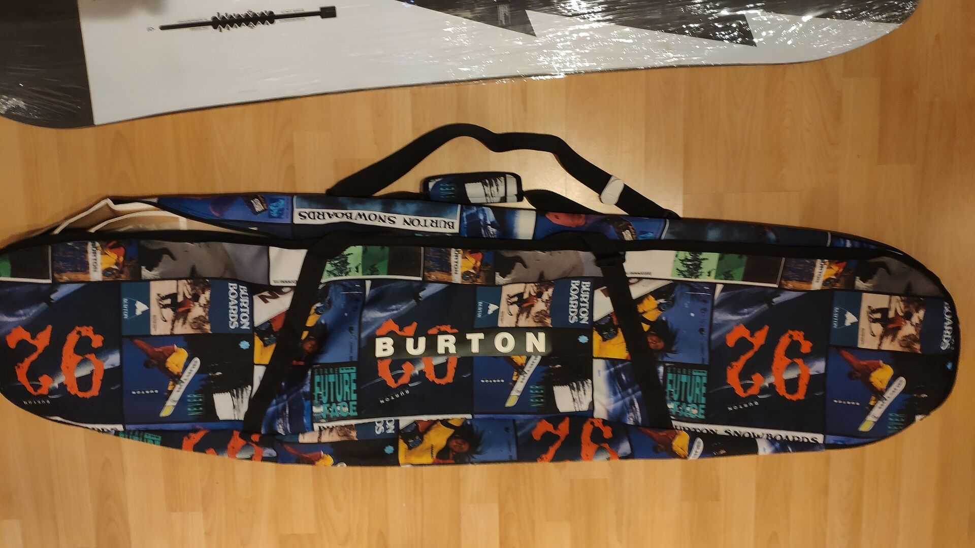 Burton Space Sack snowboardbag 156 Graffiti Camo polstret