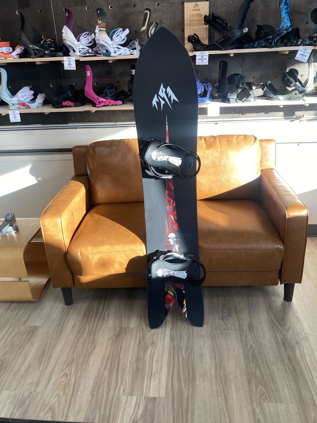 Jones Storm Chaser snowboard pudder fish