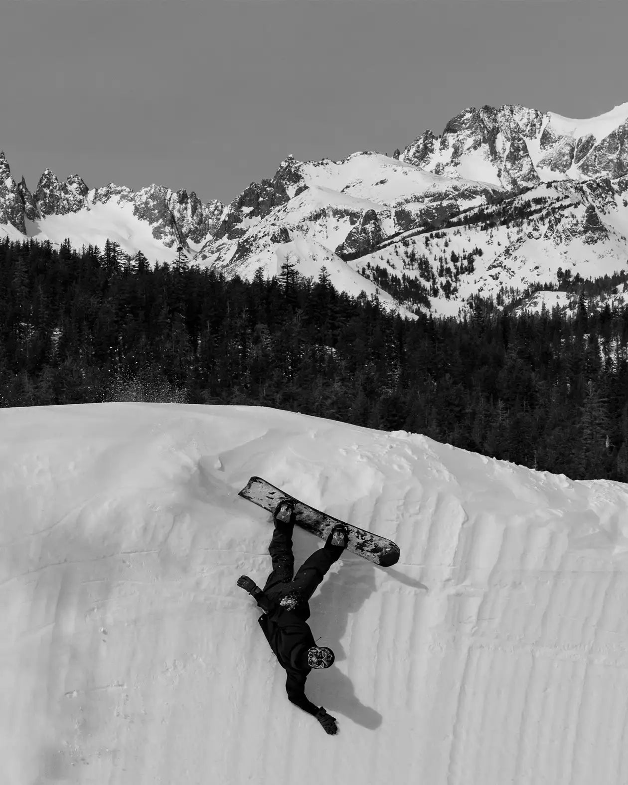 Jones Freecarver 9000s 2025 snowboard 156 stiv