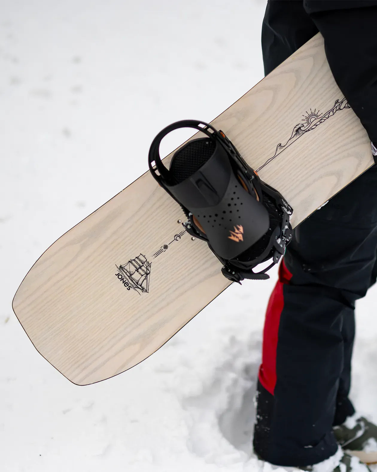 Jones Flagship 2025 snowboard dame 149 freeride