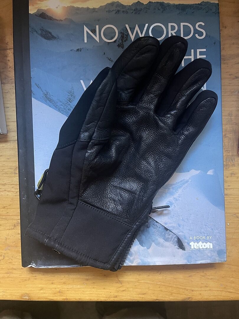 Burton [ak] Tech hansker Dried Moss softshell skinn