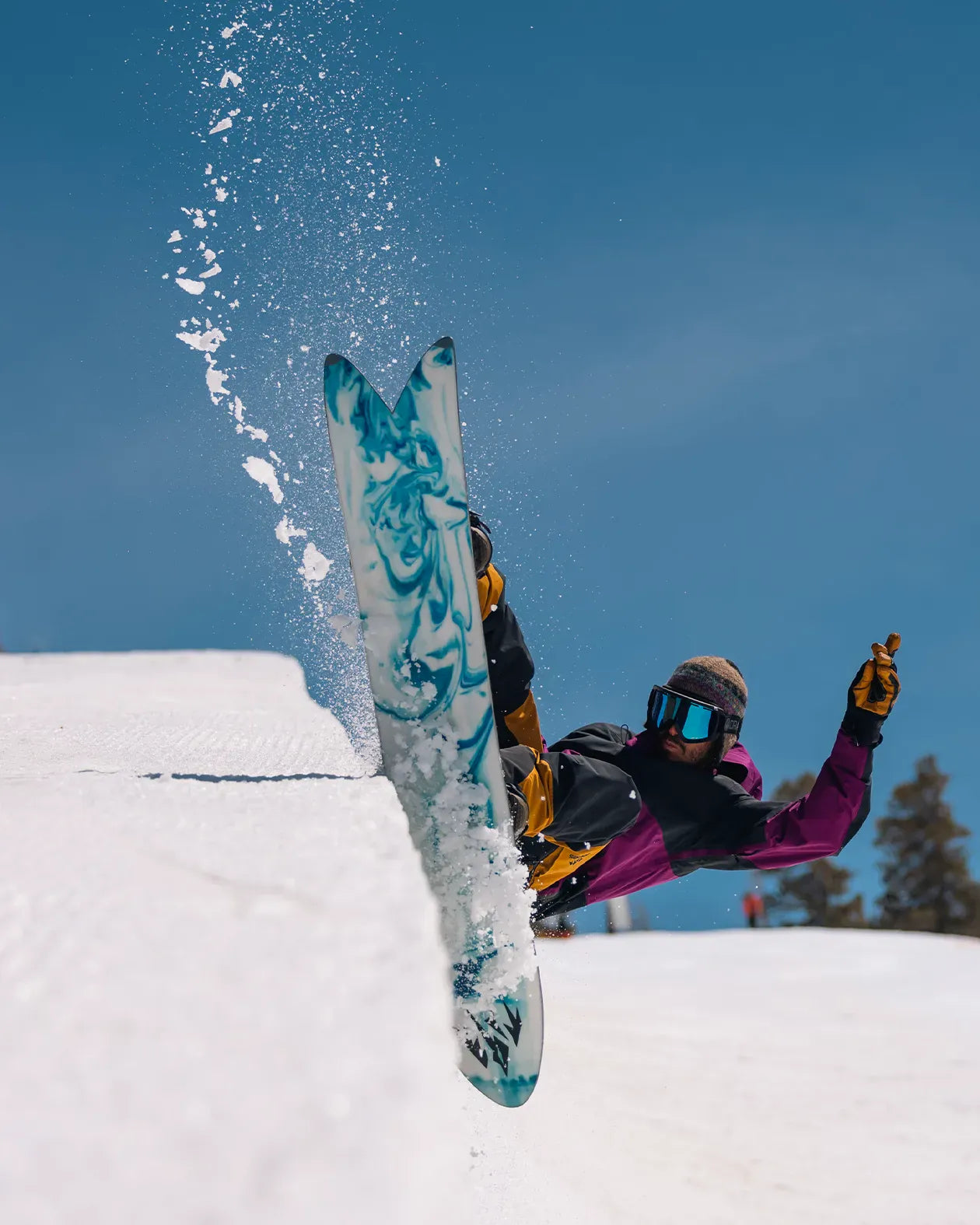 Jones Storm Wolf 2025 snowboard Surf Camber