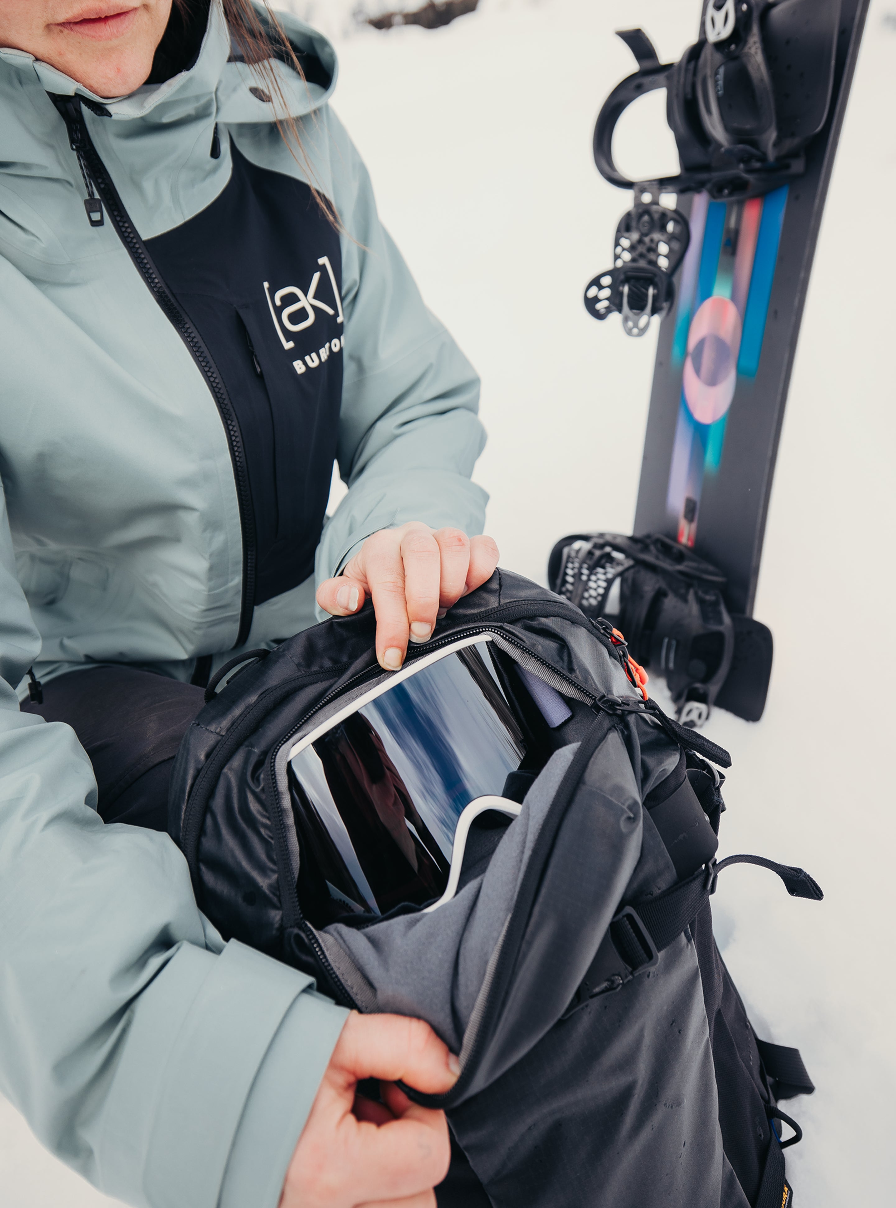 Burton [ak] Dispatcher 18L sekk True Black topptur